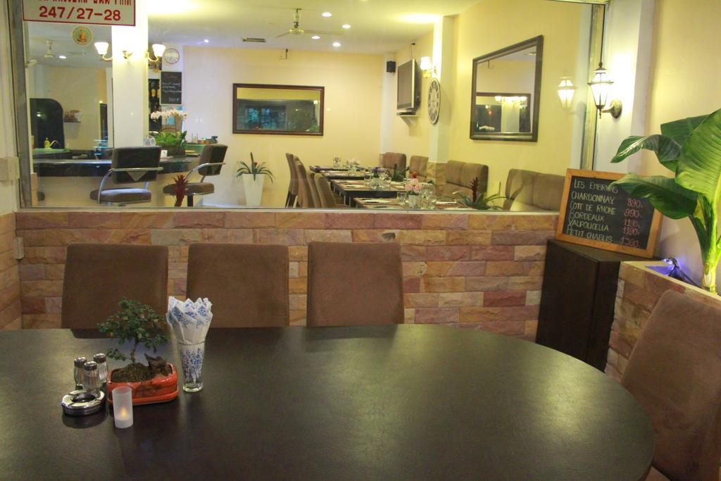 Le Parrots-Inn Pantai Jomtien Bagian luar foto